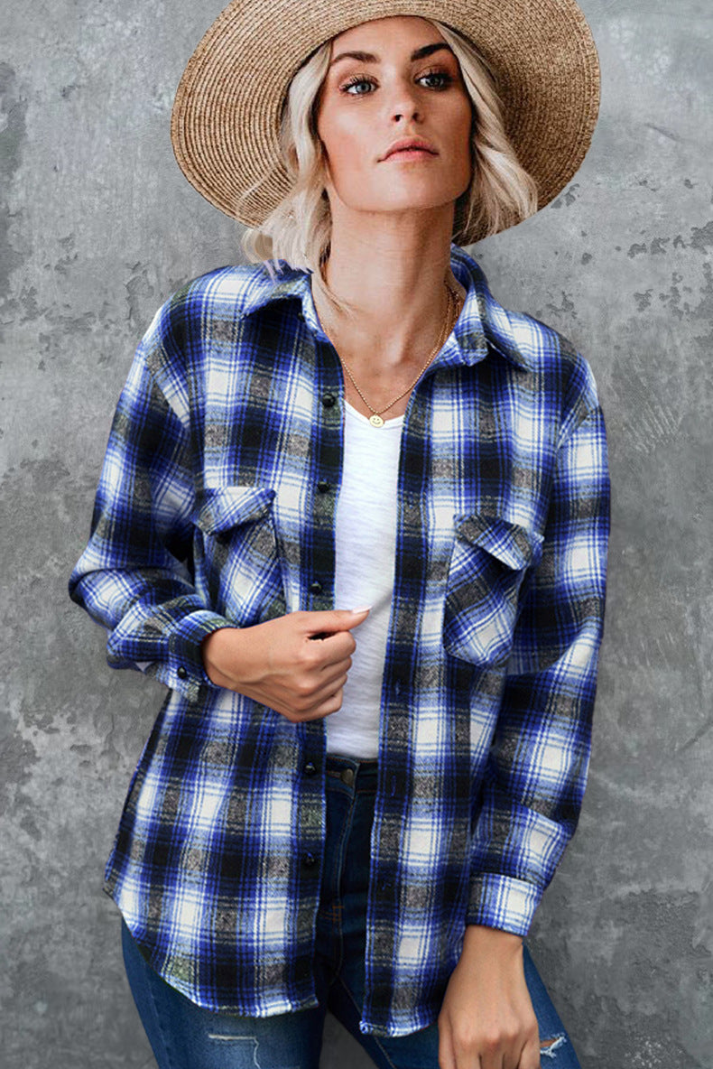 Women's checked shirt jacket made of soft flannel with practical pockets, size S