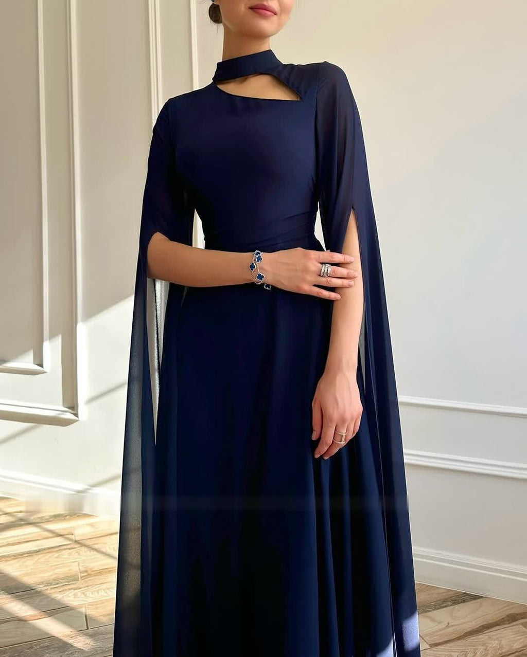 Valenzora | Lightweight chiffon party cape