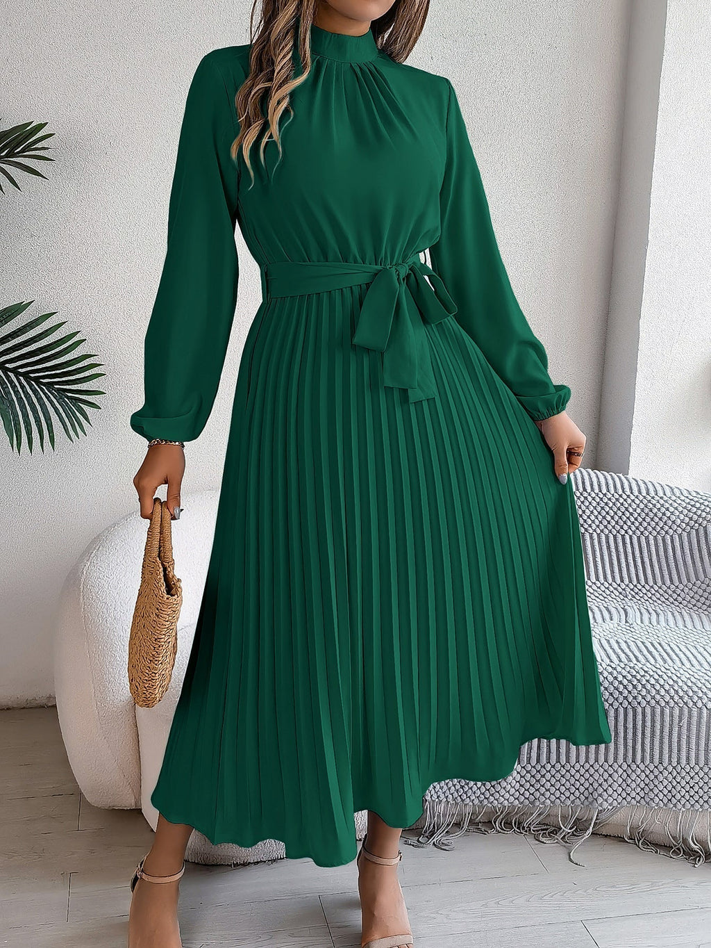 Valenzora | Elegant stand-up collar tailored pleated long skirt little dress