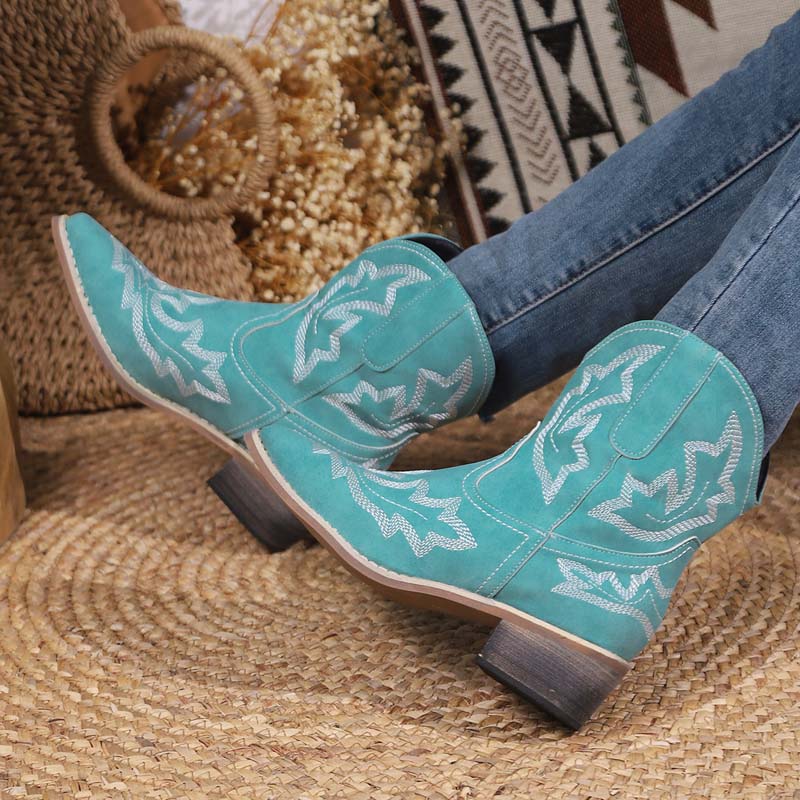 Valenzora | Vintage Embroidered Boots