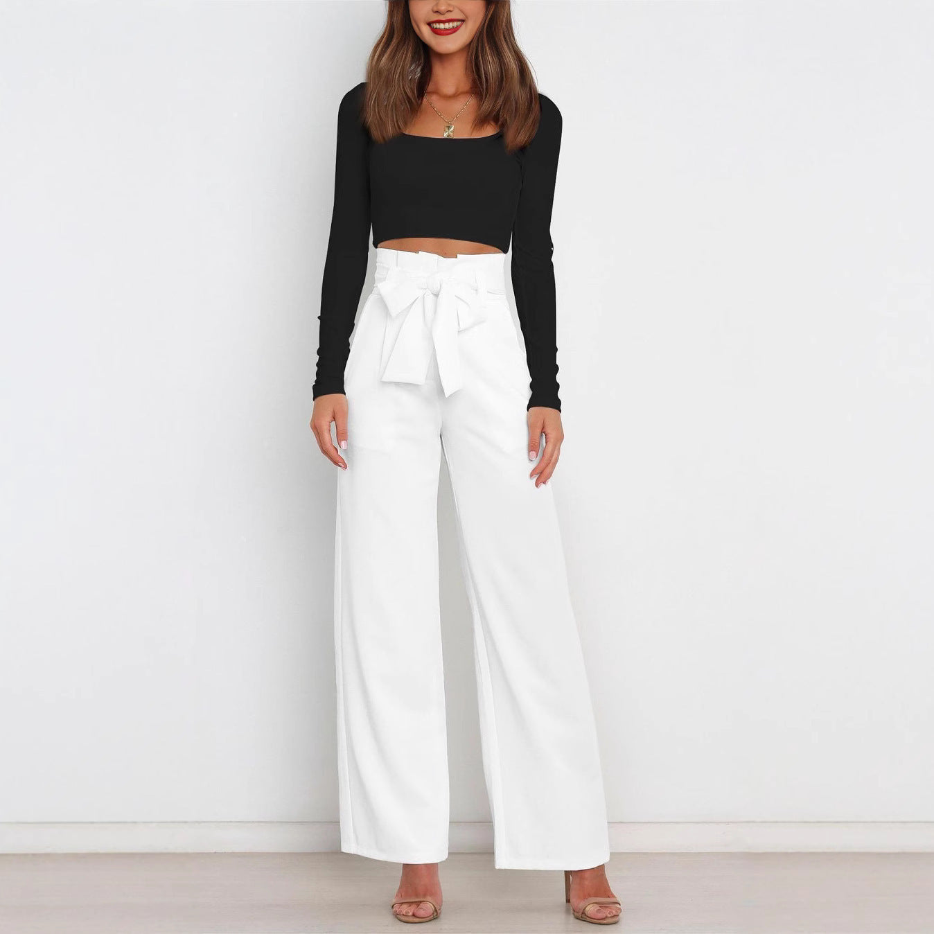 Elegante Damen-Hose mit weitem Bein und Gürtel, Größe