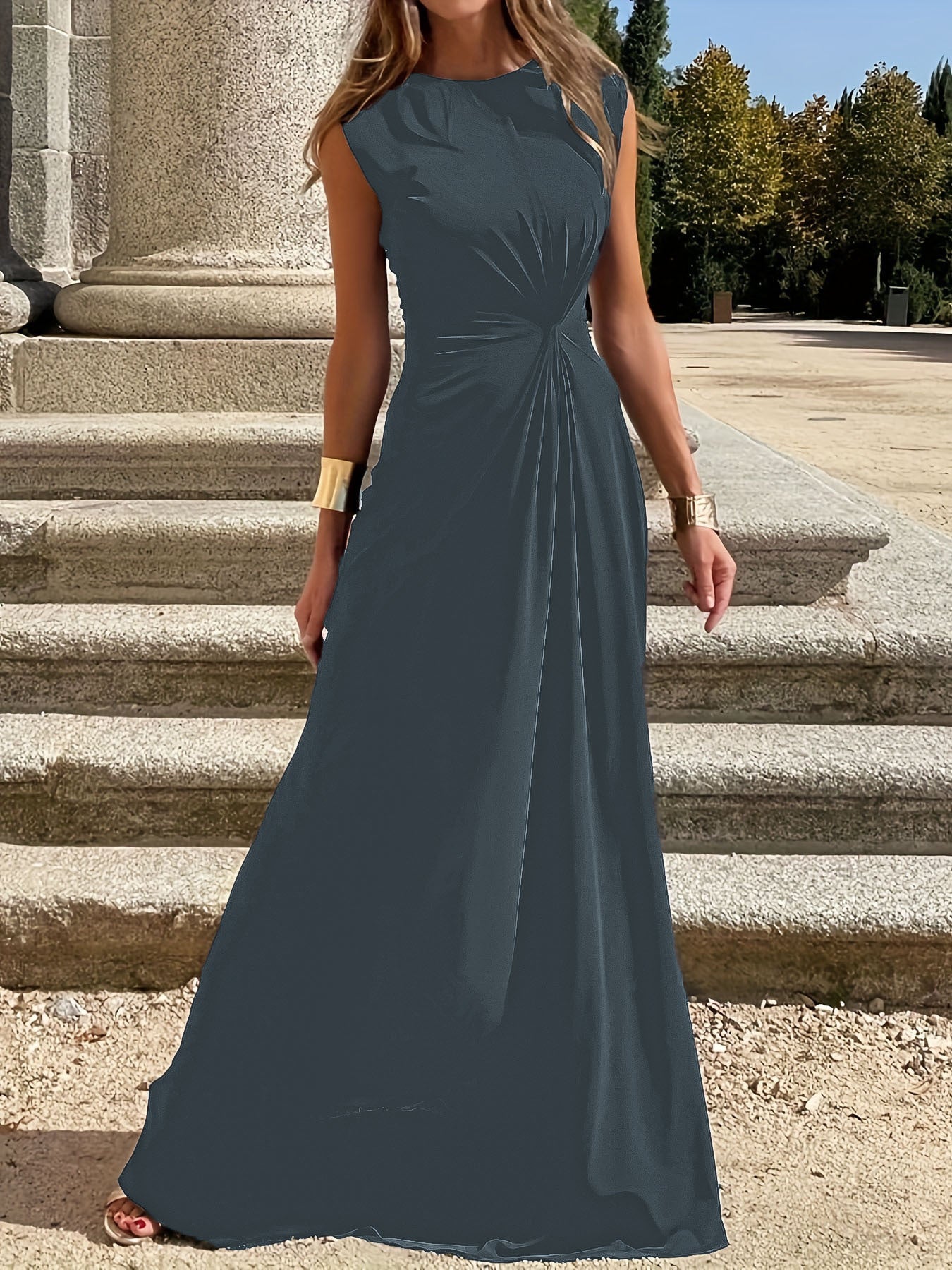 Elegantes Damenabendkleid mit schicken Falten und figurbetontem Schnitt, Größe [Größe fehlt]
