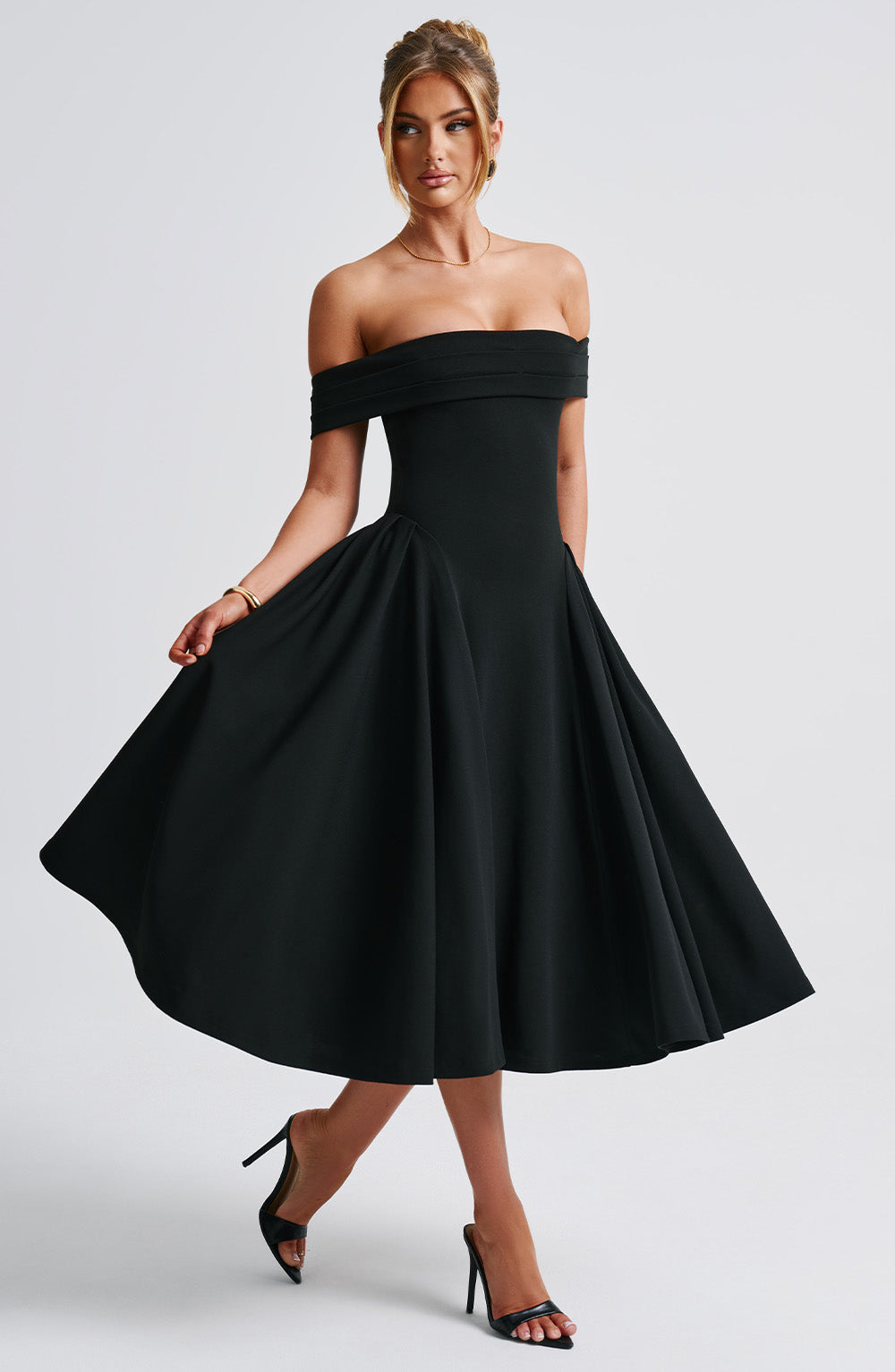 Women's elegant evening dress with off-the-shoulder design and voluminous skirt, size S