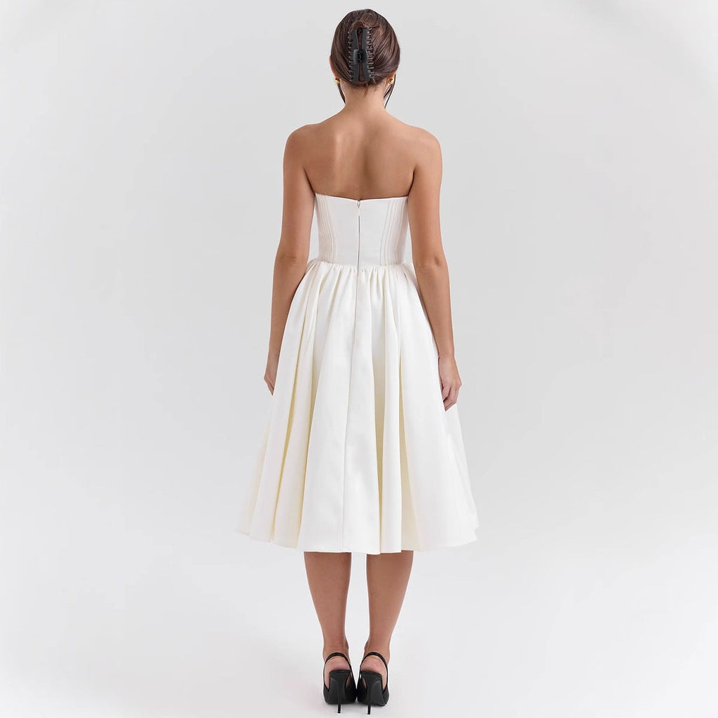 Women's evening dress with strapless design and voluminous skirt, size