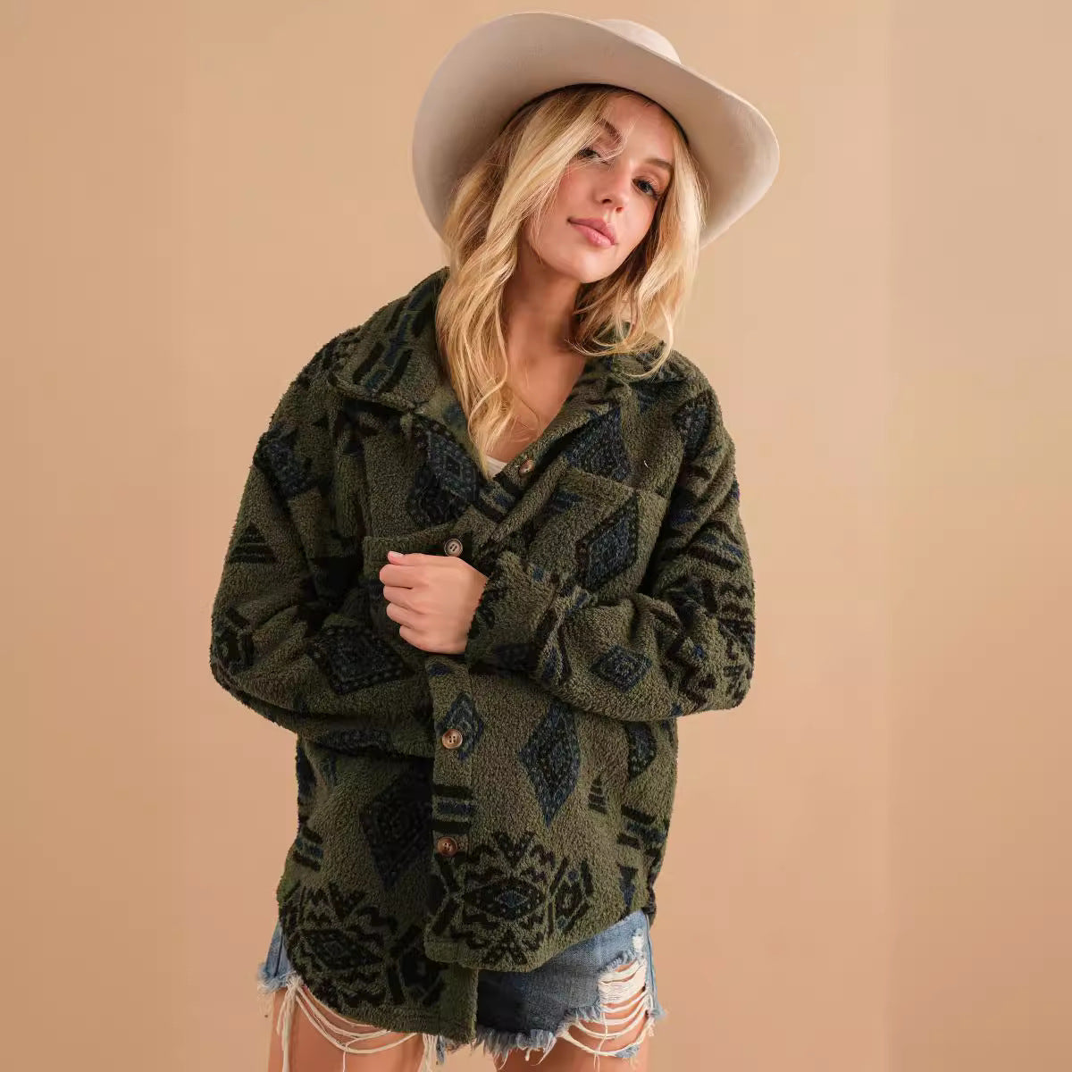 Valenzora | Retro plush jacket with lapel collar