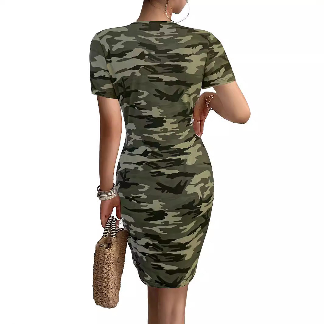 Damen Kurzarmkleid im angesagten Camouflage-Stil mit figurbetontem Schnitt und V-Ausschnitt, Größe [size]