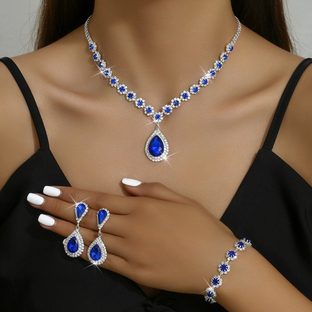 Valenzora - Schmuckset aus verzinktem Strass