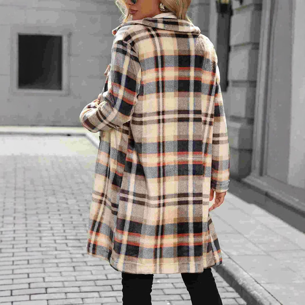 Women's checked oversized winter coat with practical pockets and button detail, size S