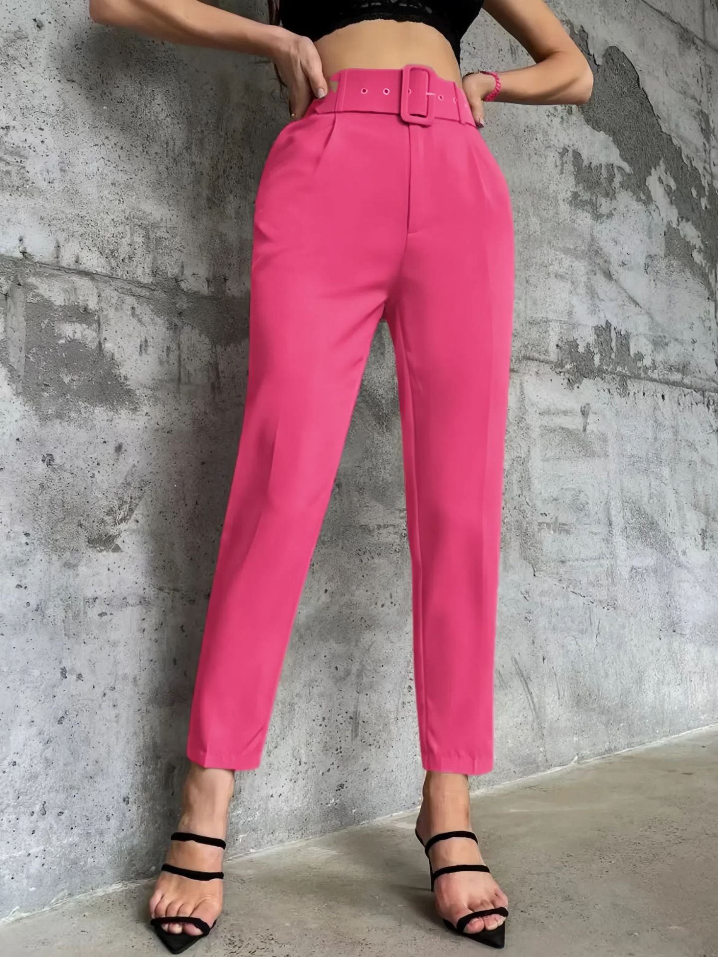 Women's wide-leg high-waisted trousers with a stylish belt, size