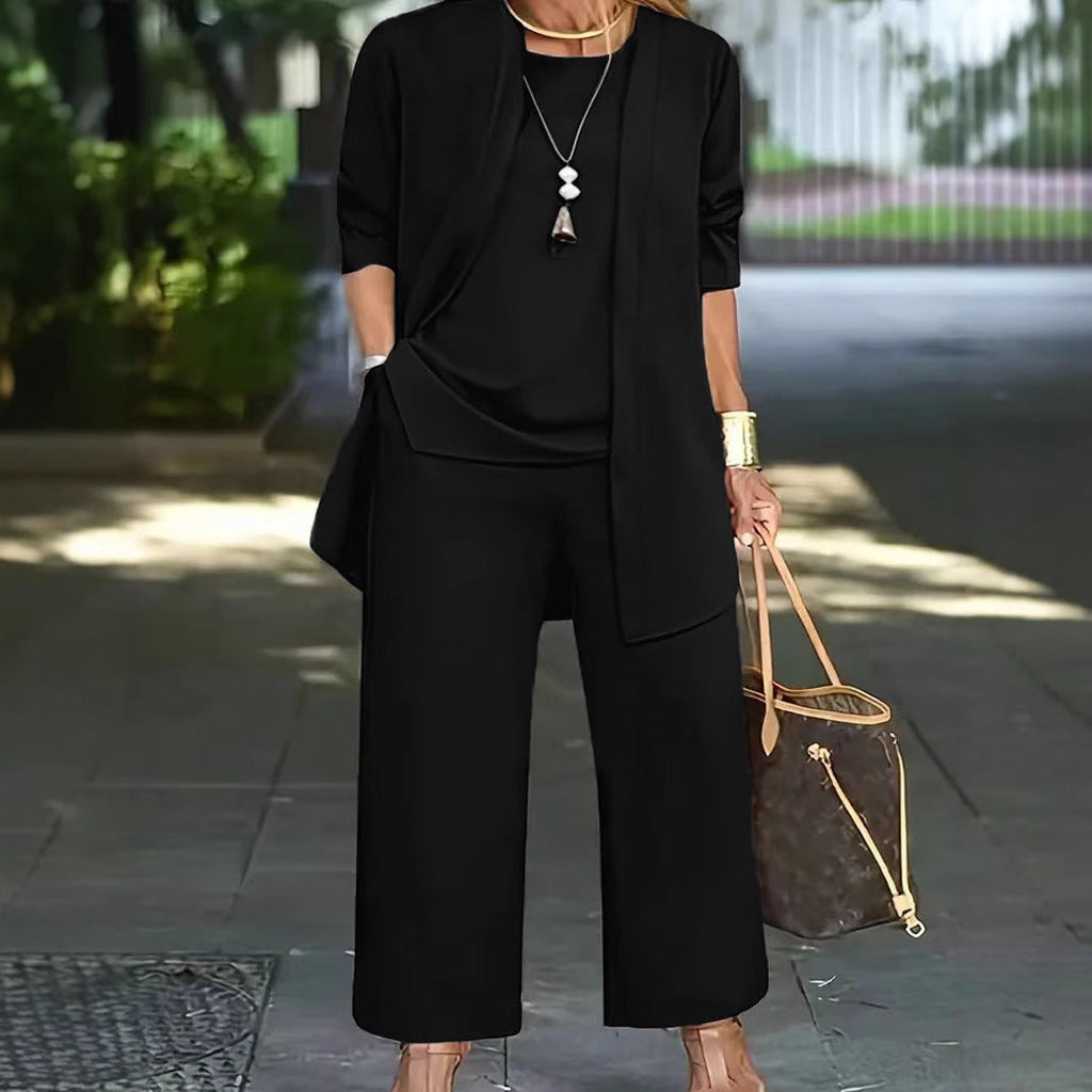 Women's elegant two-piece set with a loose-fitting jacket and comfortable trousers, size