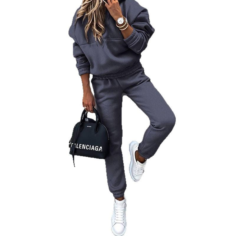 Women's sporty lounge set with a wide cut and comfortable materials, size [size]