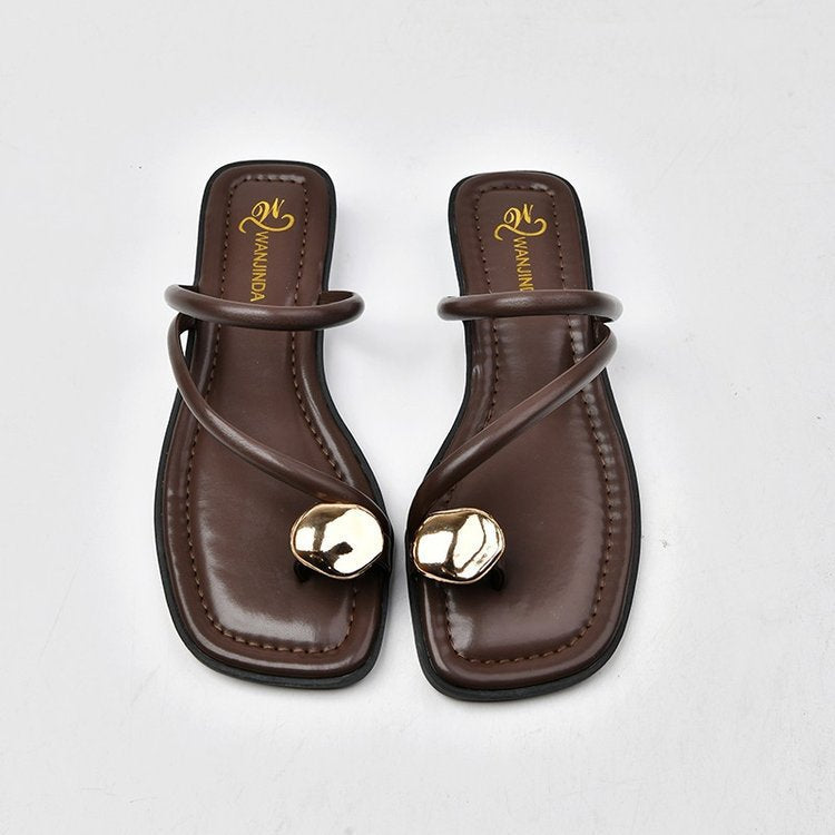 Women's elegant and fashionable strappy sandals with unique metal accents, size Valenzora