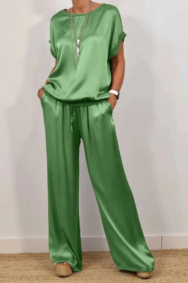 Women's elegant lounge set with flowing cut and elasticated waistband, size