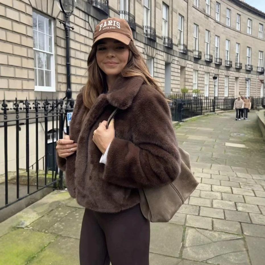 Women's faux fur jacket with classic collar and elegant silhouette, size S