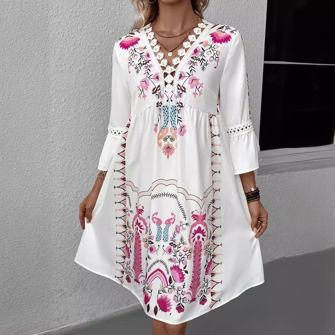 Damen Boho-inspiriertes Kleid mit Spitzen-Details und floralem Muster Drune