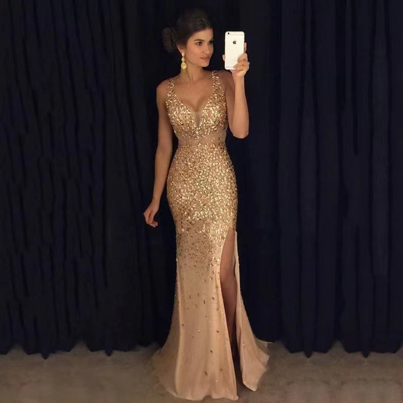 Valenzora | Langes Abendkleid aus goldener Folie mit Schlitz