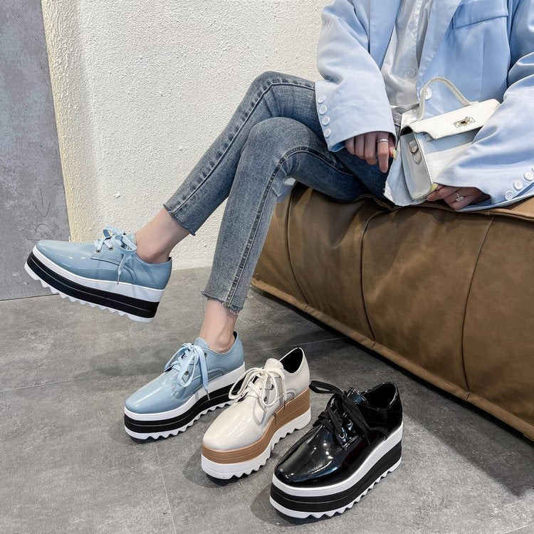 Damen modische Plateau-Sneaker mit schickem Glanz und komfortabler Sohlenkonstruktion, Größe Valenzora