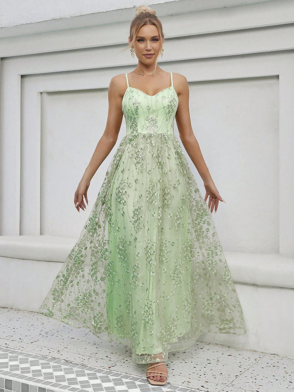 Valenzora | Abendkleid mit V-Ausschnitt, trägerlos, Netzstoff, bestickter Rücken, offener Rücken, elegantes Abendkleid, Tanzkleid, Partykleid, Brautjungfernkleid