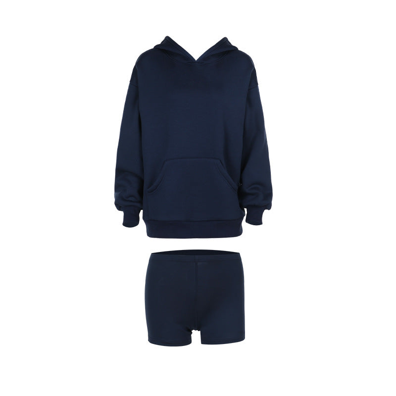 Women's hoodie with a comfortable fit and practical kangaroo pocket, size S