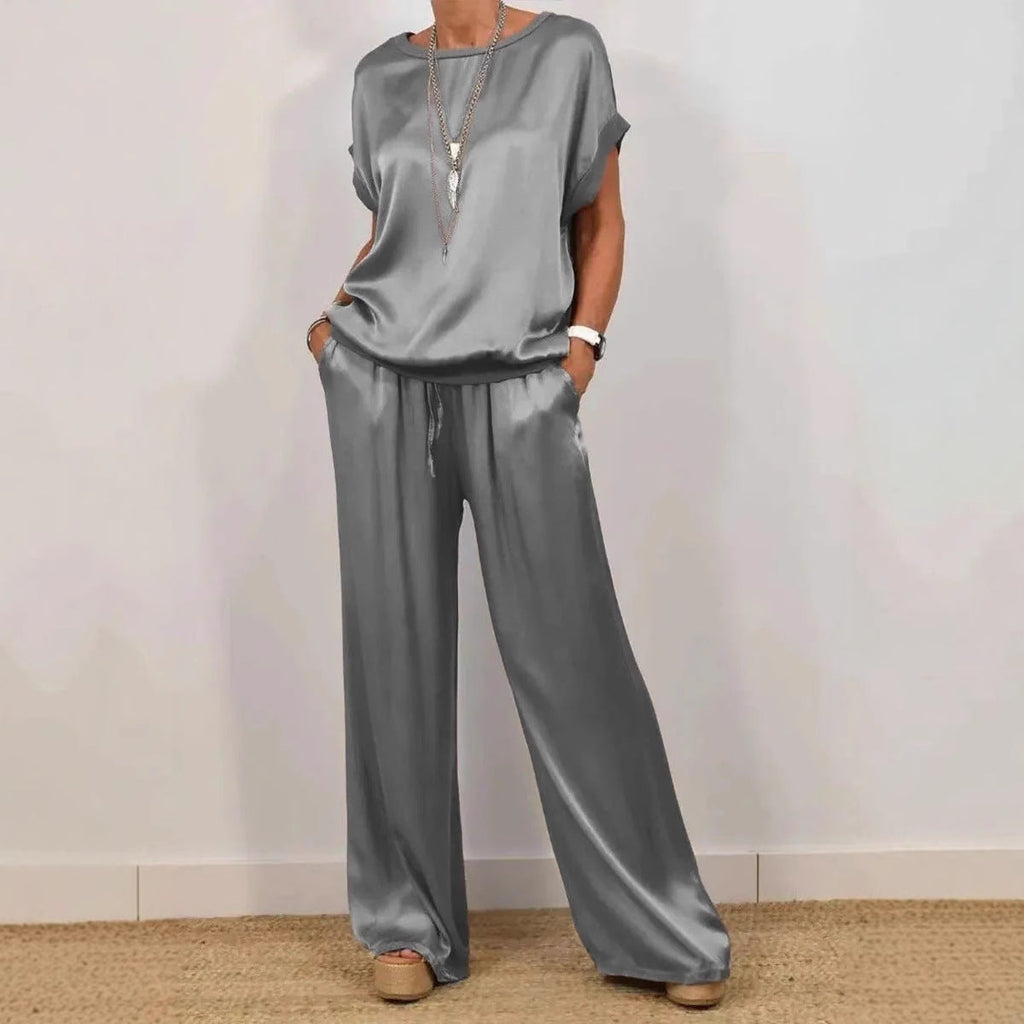 Women's elegant lounge set with flowing cut and elasticated waistband, size