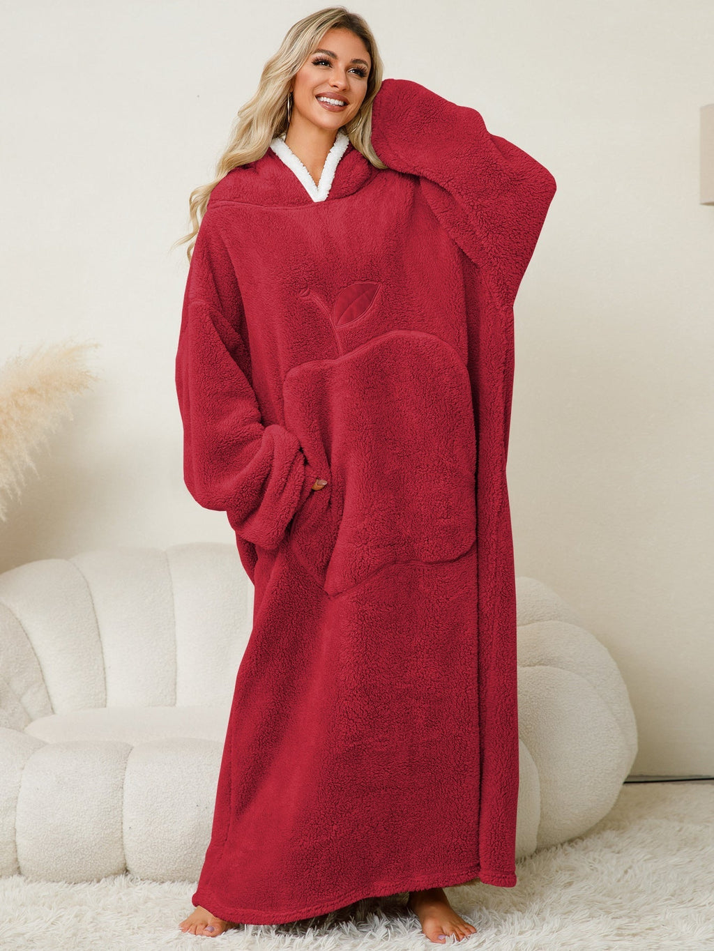 Women's Cozy Hoodie Blanket with Large Pockets and Contrasting Lining, Size