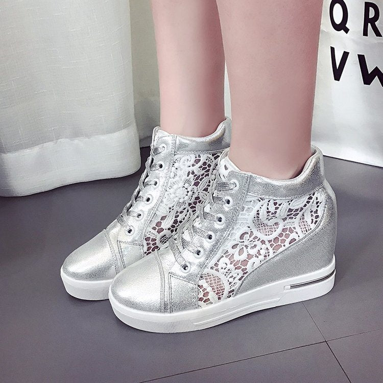Damen-Keil-Sneaker mit modischer Spitzendetail und lässigem Metallic-Finish, Größe Valenzora
