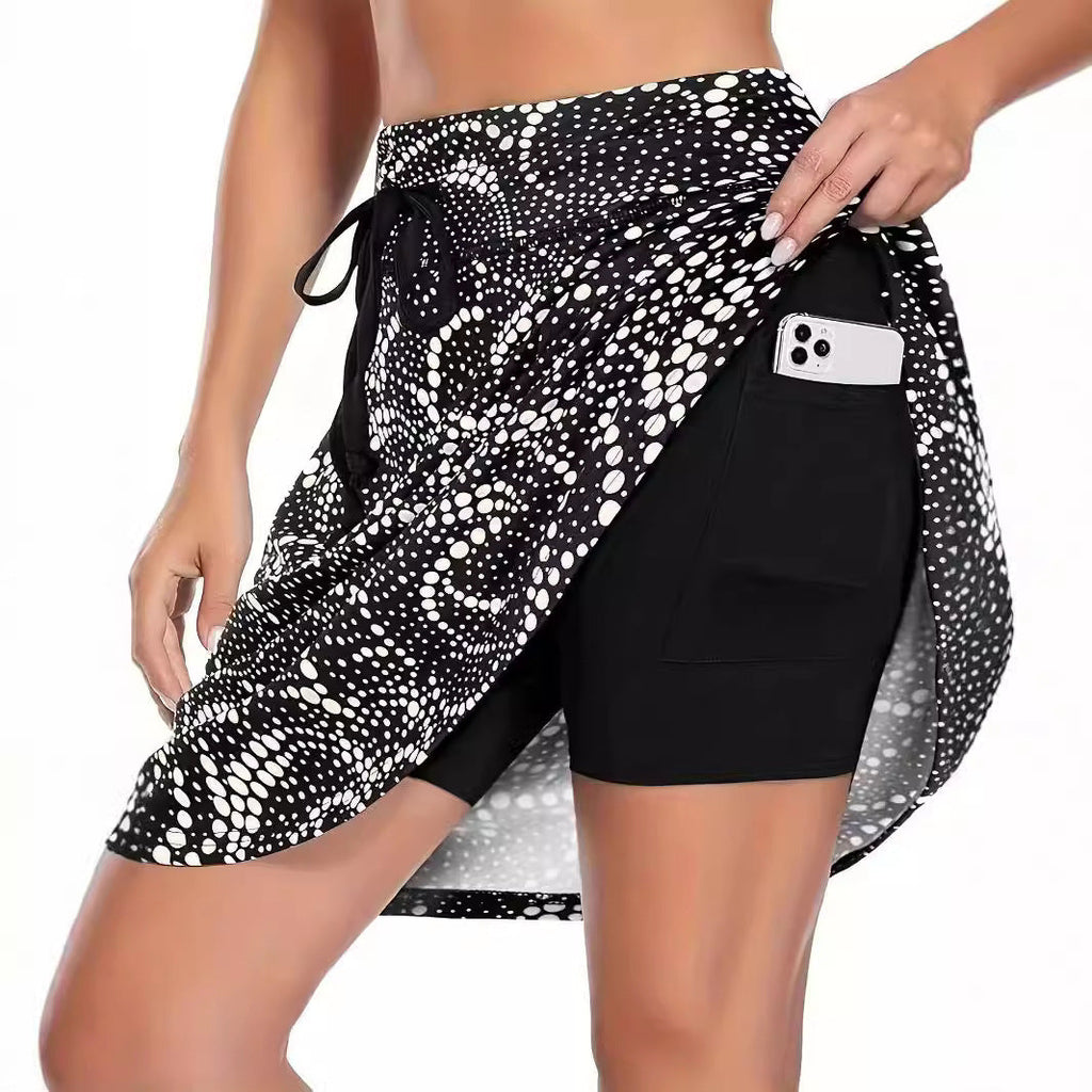 Women's sporty skirt with integrated shorts and practical smartphone pocket, size