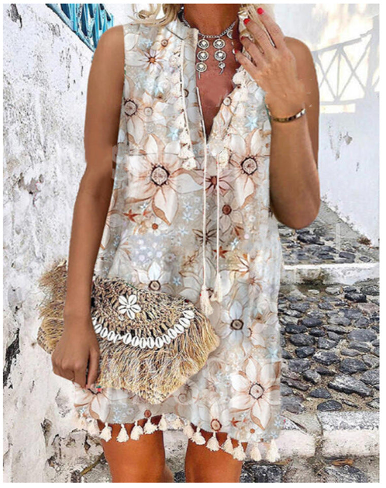 Valenzora | Bedrucktes Fransen-Kleid mit sexy V-Ausschnitt und ohne Ärmel
