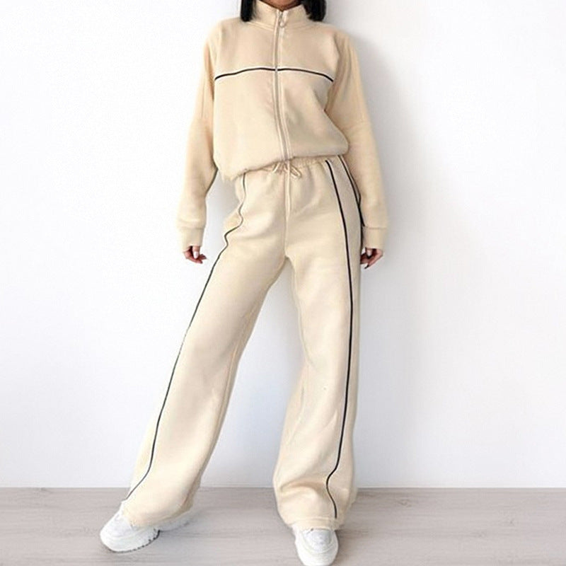 Women's sporty loungewear set with high collar and wide cut, size [size]