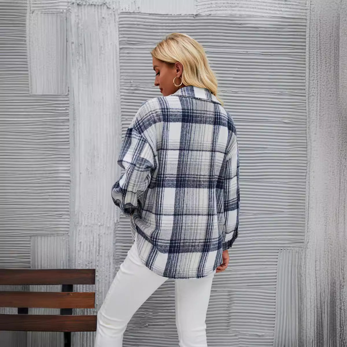 Women's casual flannel shirt jacket with a checked design and practical chest pockets, size S