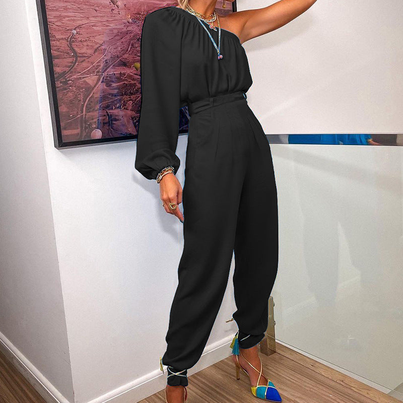 Damen-Jumpsuit mit asymmetrischem Schnitt und eleganten Puffärmeln, Größe