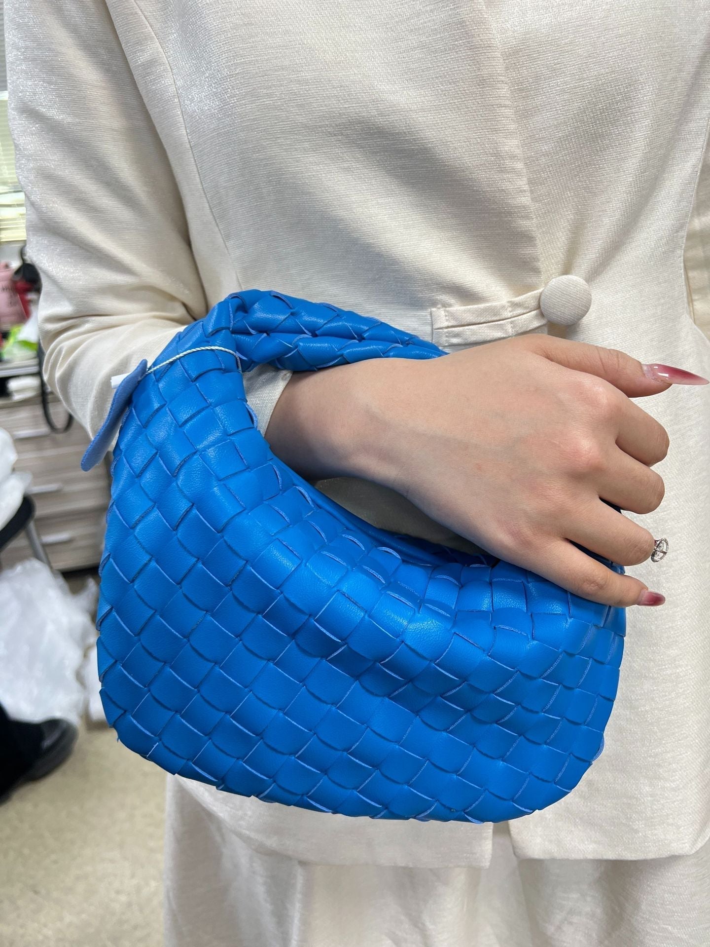 Valenzora | Lässiges und entspanntes Taschendesign