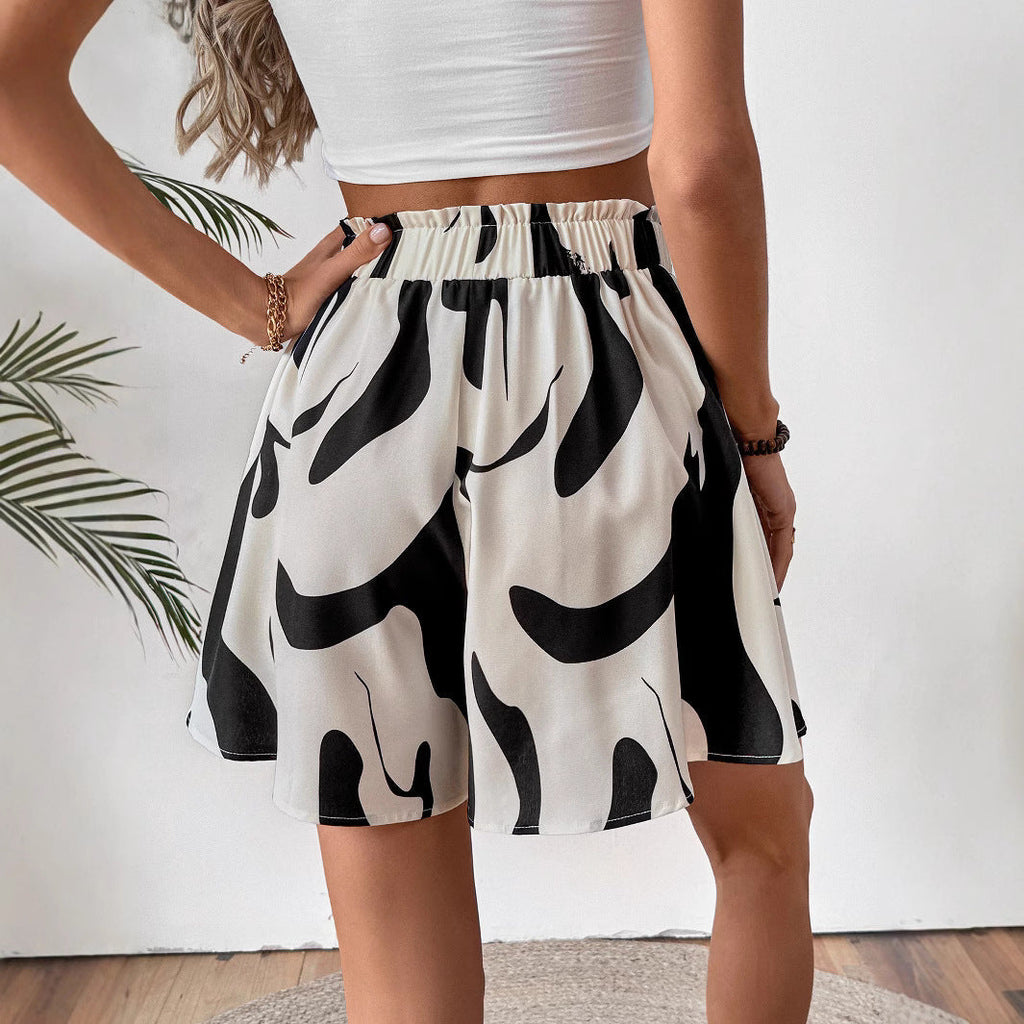 Women's beach skirt with elastic waistband and fashionable pattern, size