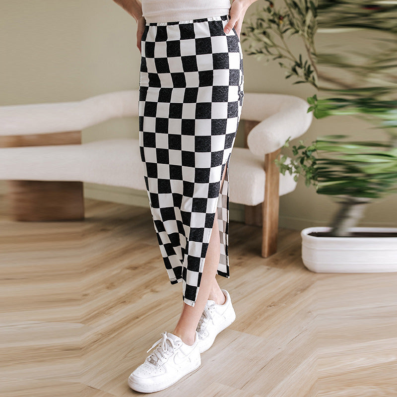 Women's midi skirt with graphic check pattern and side slit, size