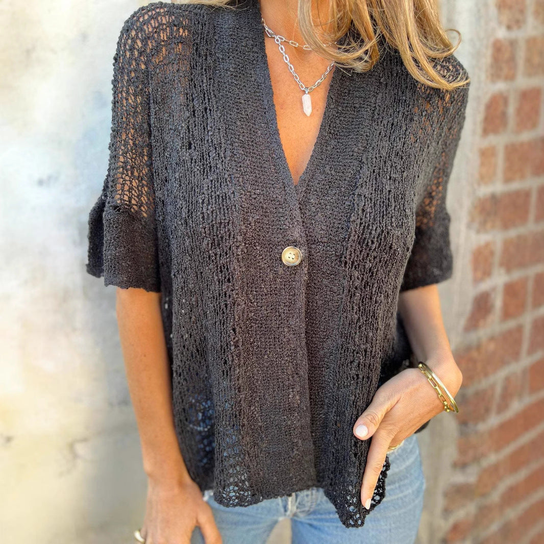 Luftige Damenstrickjacke mit legerer Passform und Knopfdetails