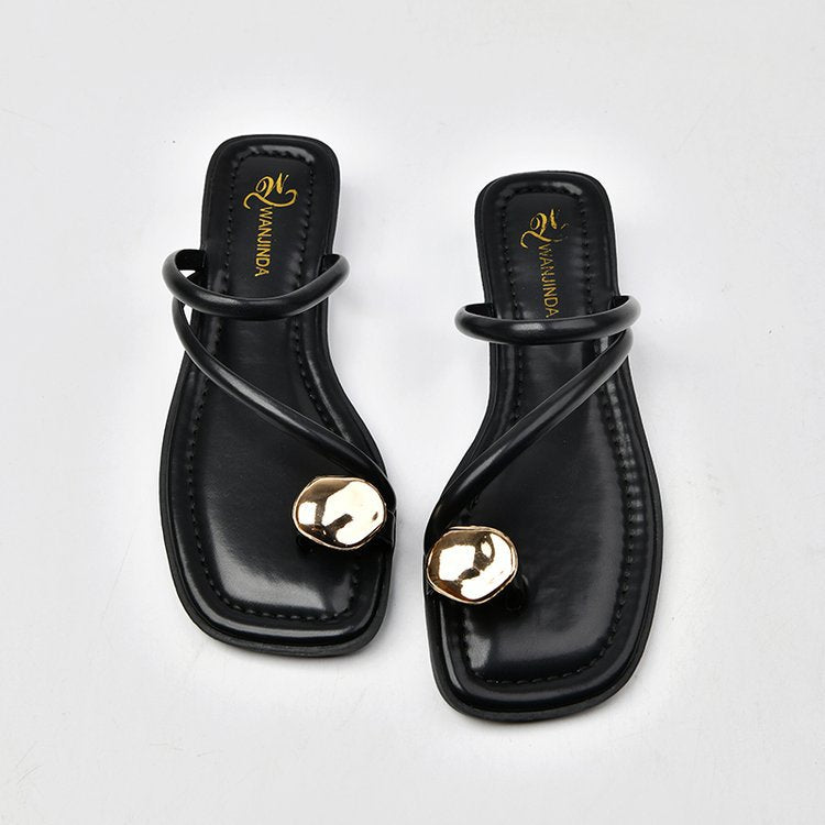 Women's elegant and fashionable strappy sandals with unique metal accents, size Valenzora