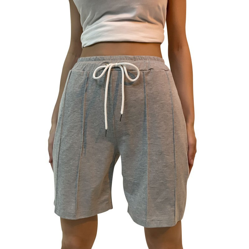 Women's cotton shorts with elastic waistband and practical pockets, size