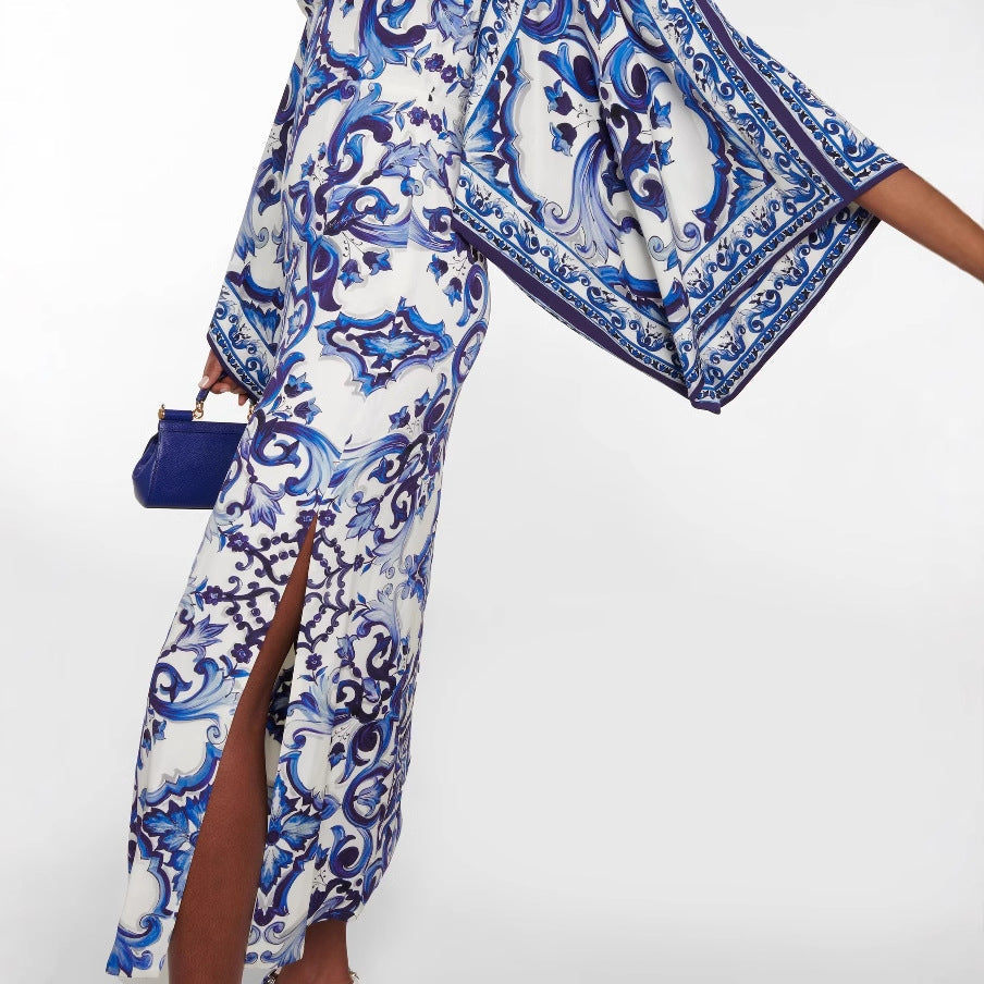 Women's elegant kaftan with artistic pattern and side slits, size S