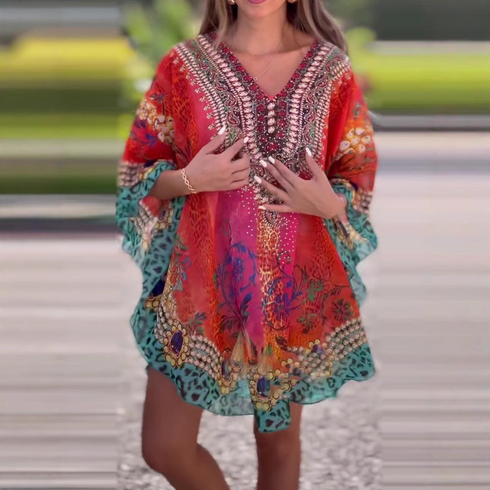 Damen-Strandkleid im farbenfrohen Boho-Stil mit verspieltem Design und tiefem V-Ausschnitt, Größe [size]