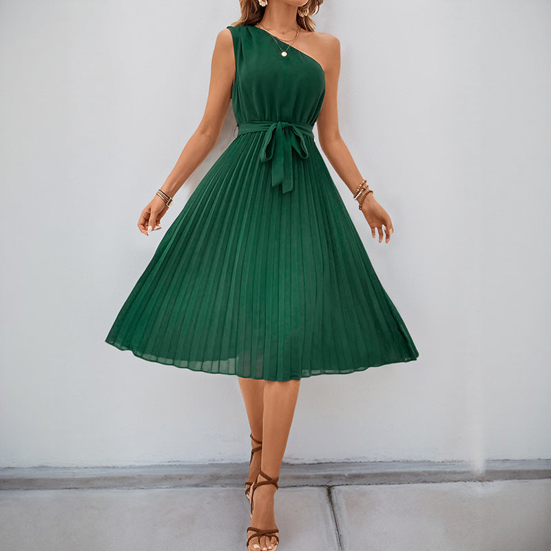 Women's pleated dress with waist belt and elegant V-neck, size