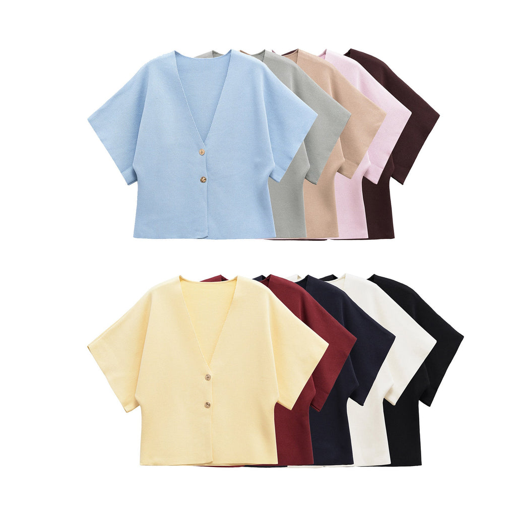 Women's lightweight cardigan with an elegant V-neck and luxurious button details, size S