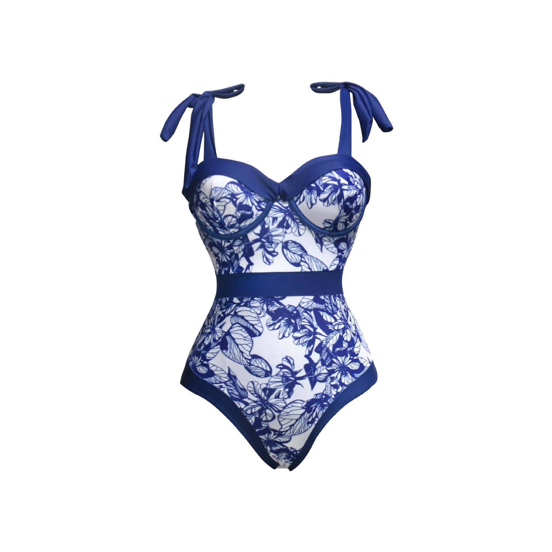 Damen-Badeanzug-Set mit elegantem Oberteil und passendem Pareo, Größe