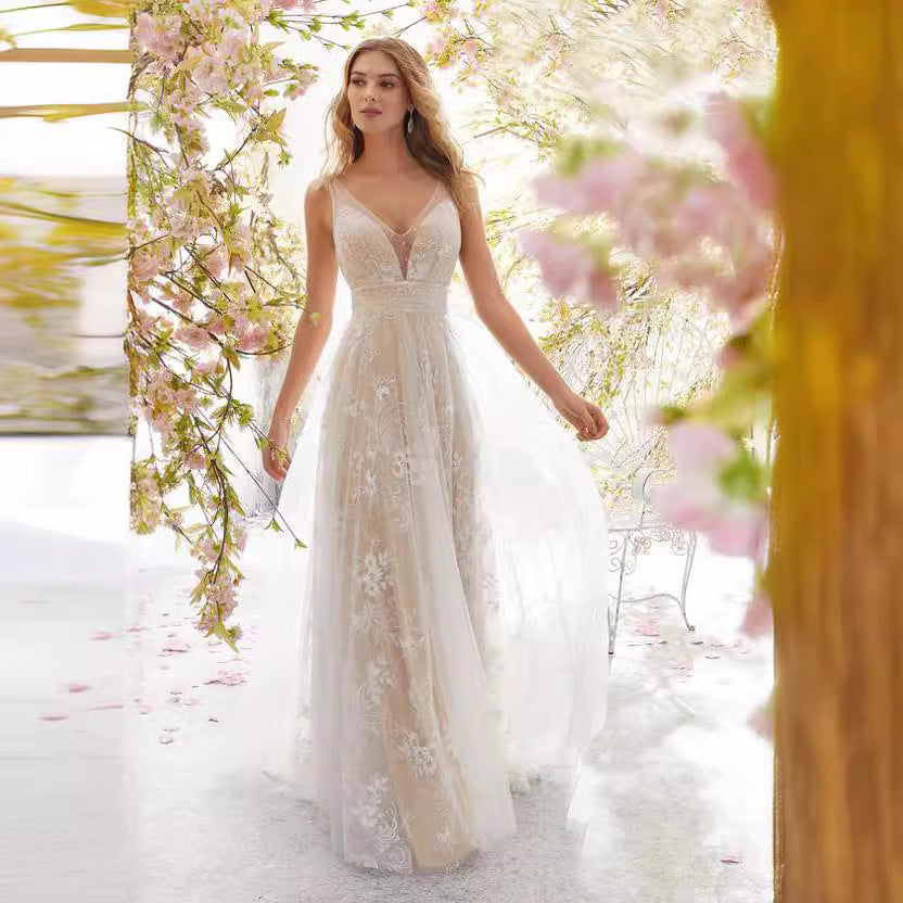Valenzora | V-neck Sleeveless Lace Wedding Dress