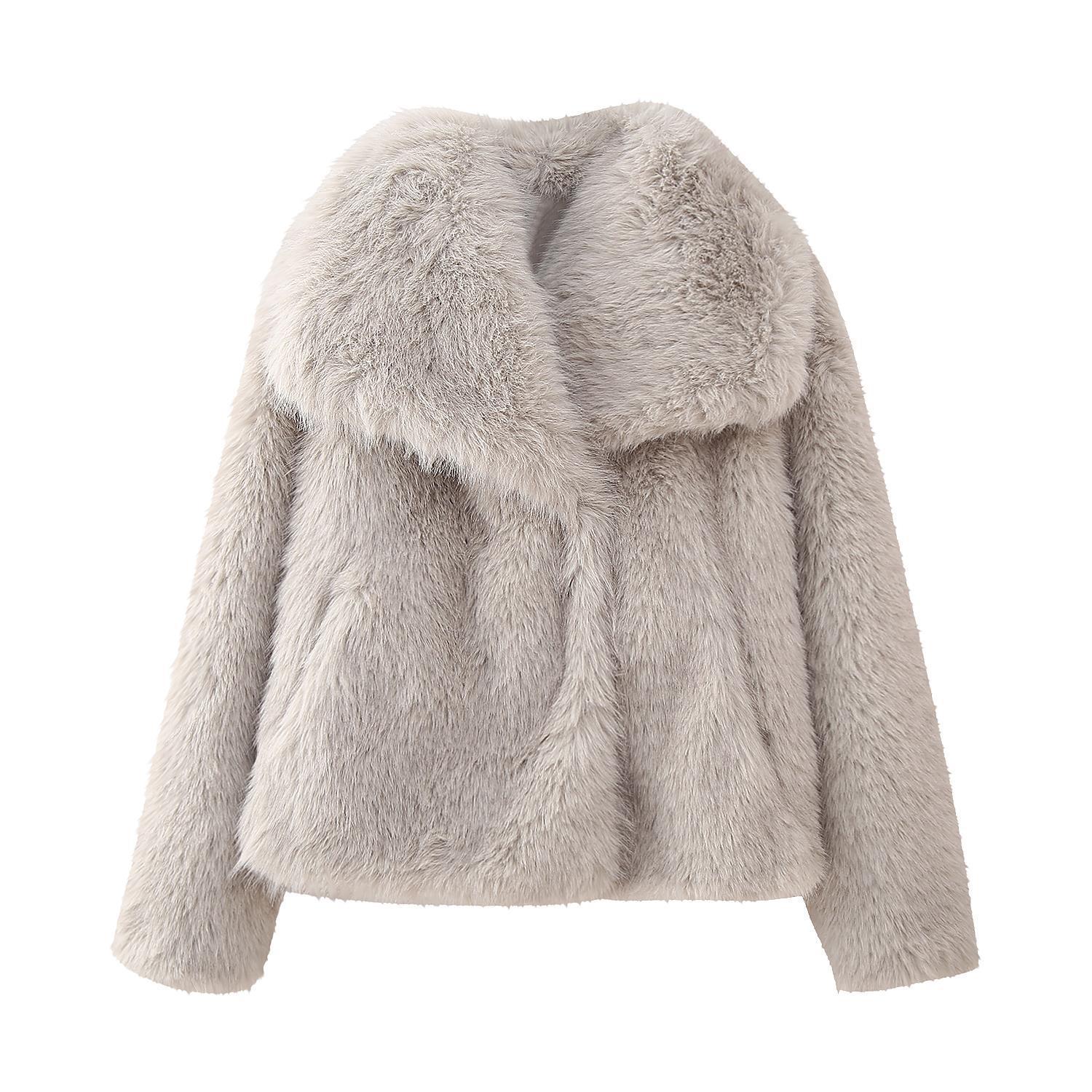 Faux fur jacket for glamorous appearances