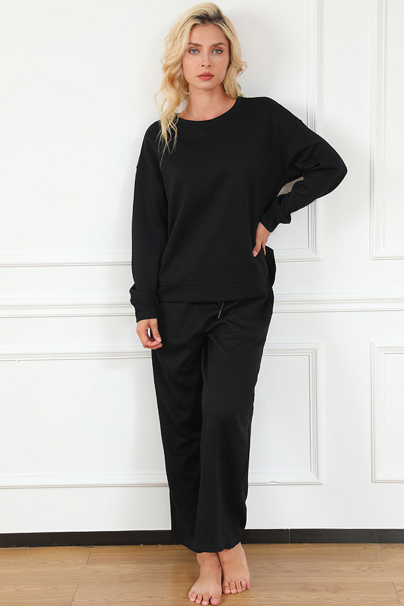 Women's comfortable lounge set with textured pattern, size