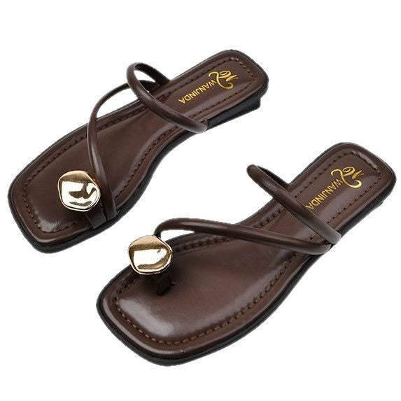 Women's elegant and fashionable strappy sandals with unique metal accents, size Valenzora