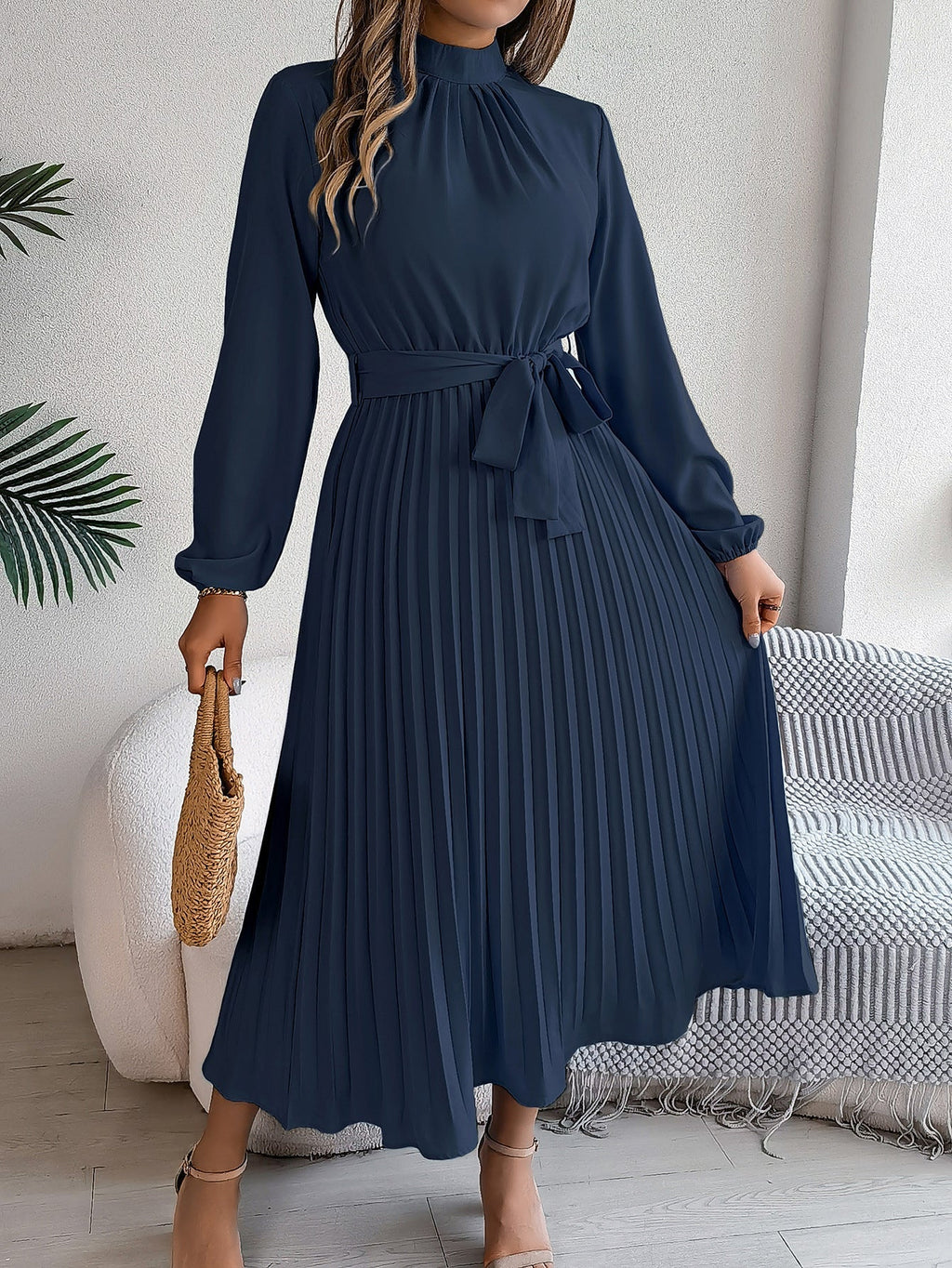 Valenzora | Elegant stand-up collar tailored pleated long skirt little dress