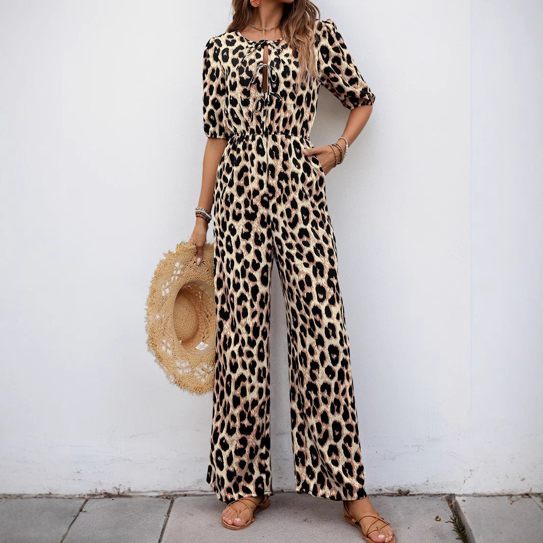 Damen-Jumpsuit mit elegantem Wickelausschnitt und modischem Leopardenmuster, Größe
