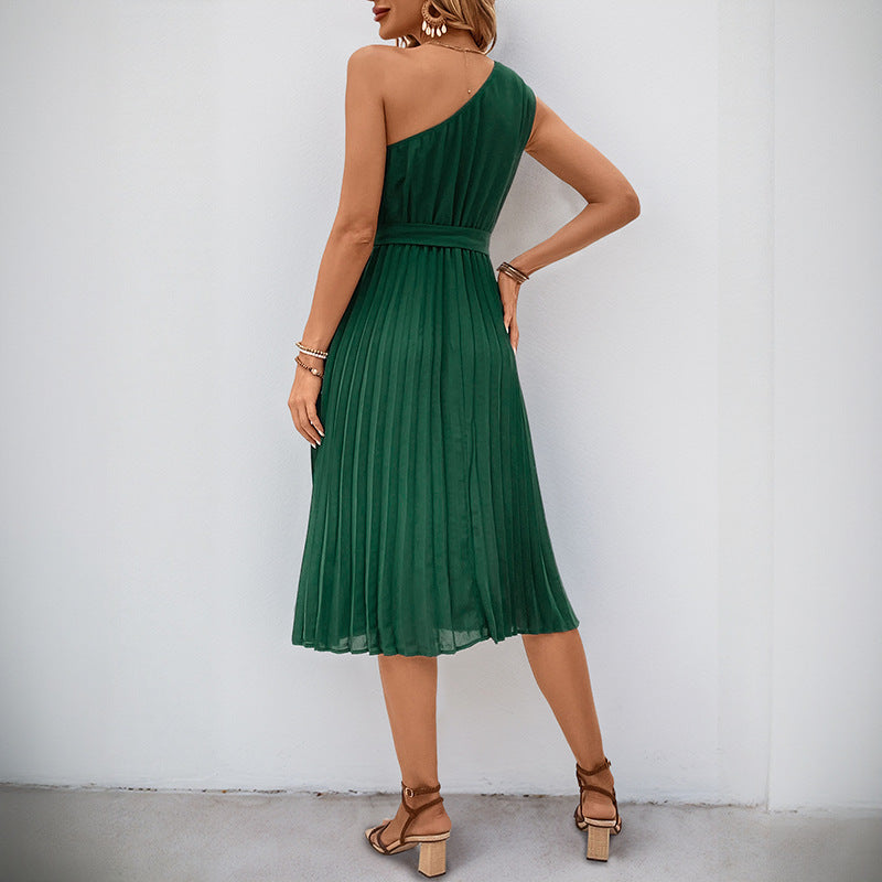 Women's pleated dress with waist belt and elegant V-neck, size