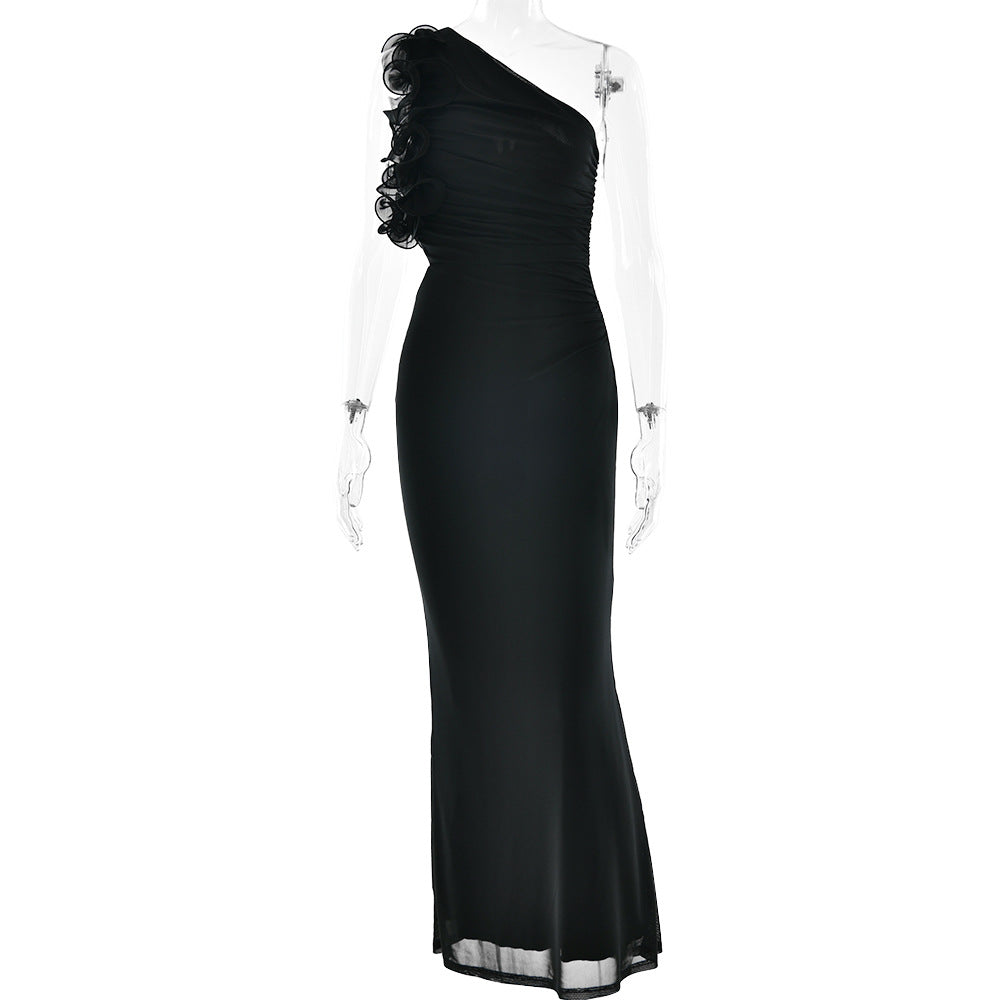 Figurbetontes Damen-Midikleid mit asymmetrischem Ausschnitt und Rüschen, Größe [size]